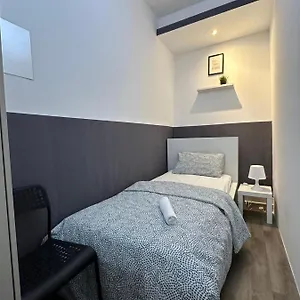  Homestay Traveller Partition In Al Barsha 1 Near Metro